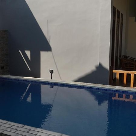 Arrys Watukarung Surfcamp Hotell Kalak Eksteriør bilde