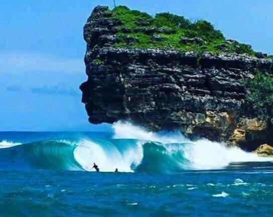 Arrys Watukarung Surfcamp Hotell Kalak Eksteriør bilde