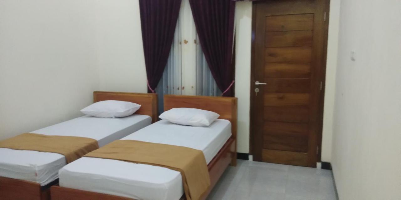 Arrys Watukarung Surfcamp Hotell Kalak Eksteriør bilde