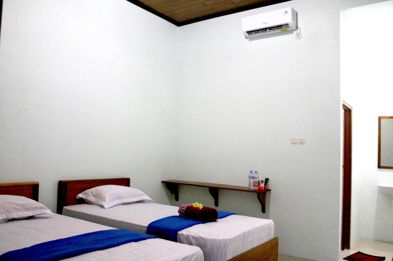 Arrys Watukarung Surfcamp Hotell Kalak Eksteriør bilde